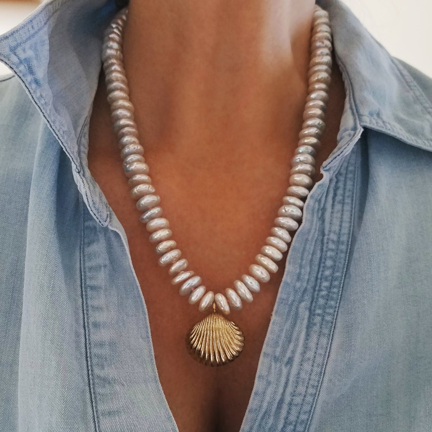 Gold Vintage Shell Fresh Water Pearl Necklace